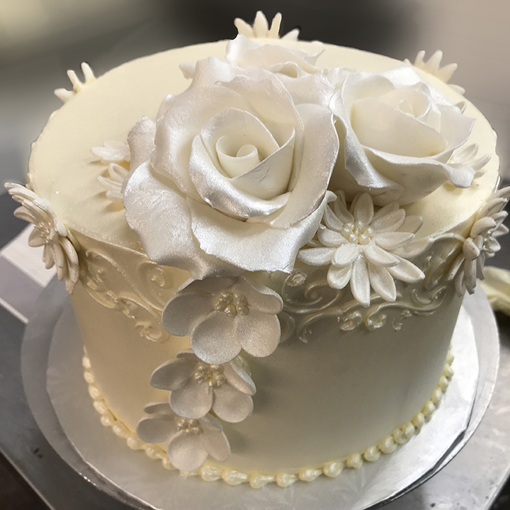 Beautiful white on white 1-tier wedding cake by Willow Cakes & Pastries