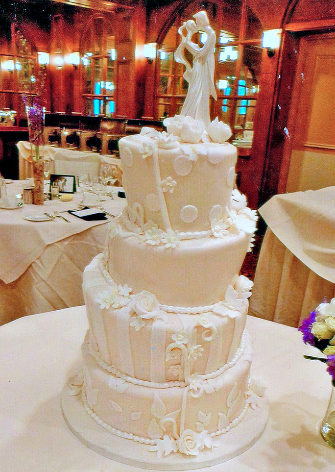 Willow Cakes & Pastries 3-Tier White on white wedding cake