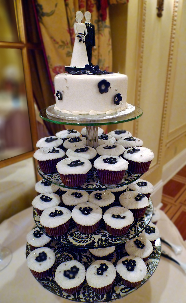 Willow Cakes & Pastries 5-Tier Wedding Cake with fine detail