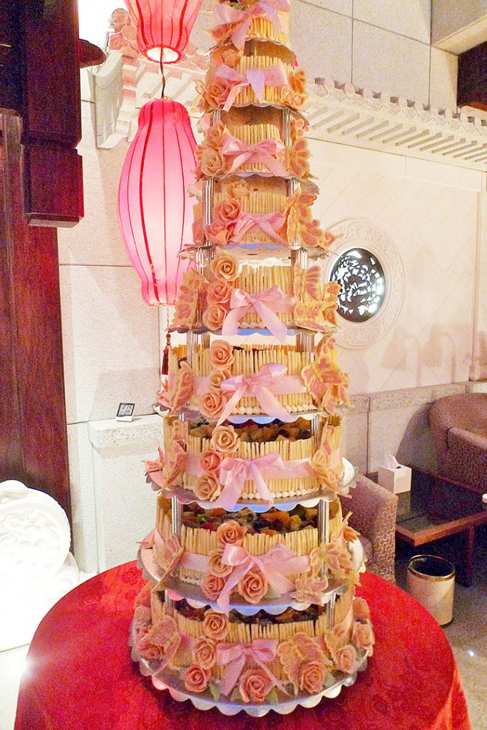 Willow Cakes & Pastries 5-Tier Wedding Cake with fine detail