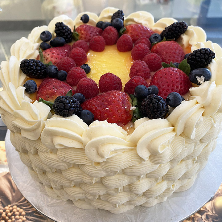 Lemon Curd & Raspberry Cake