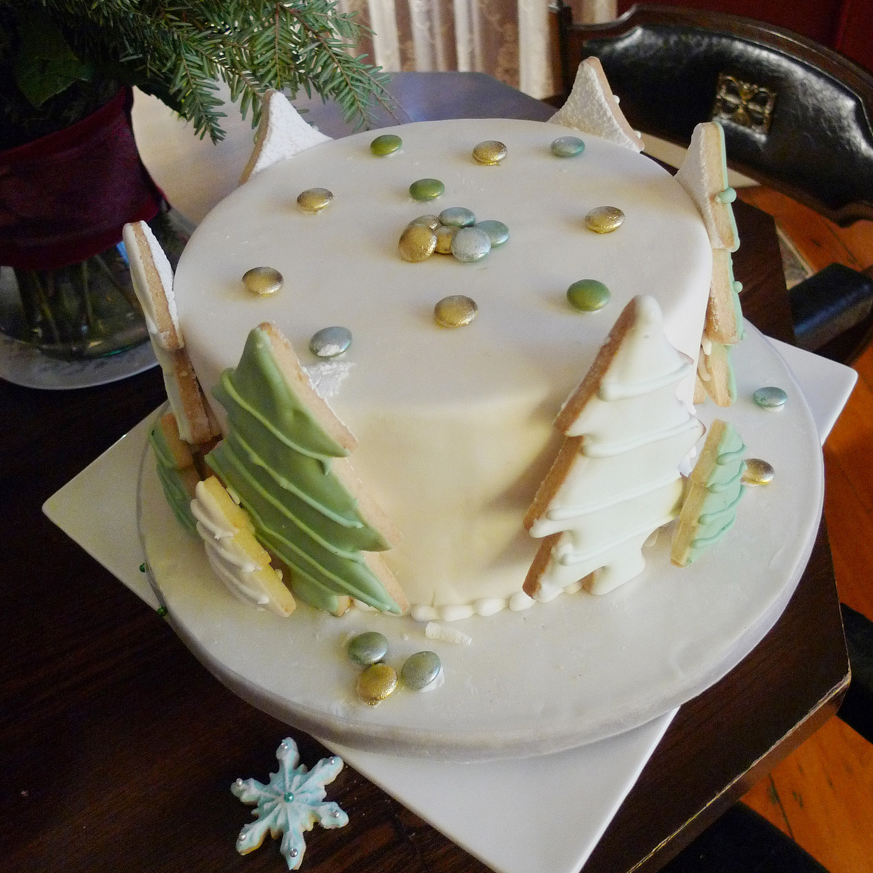 Christmas tree cake